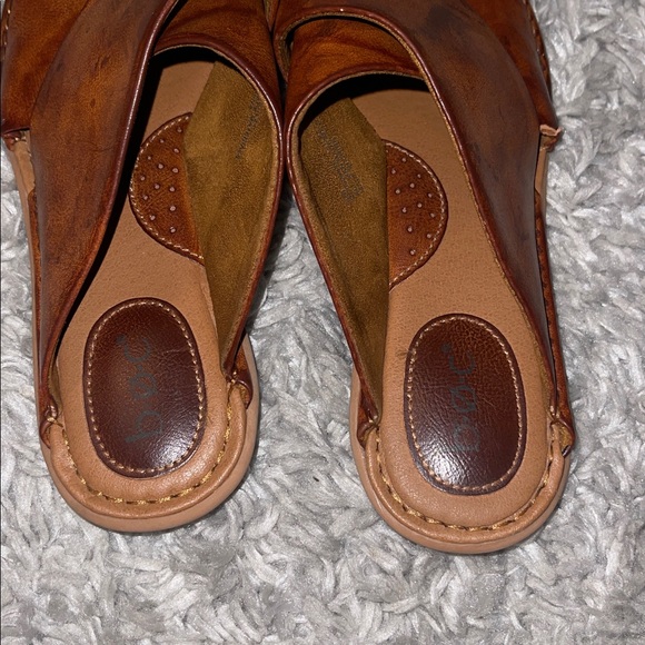BOC Sandals Women's 8 Tan Leather Crossover - Picture 3 of 9